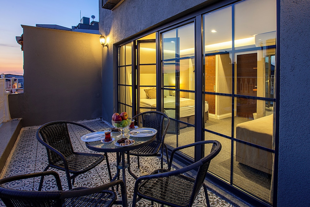 Quadruple Room, Balcony photo 1