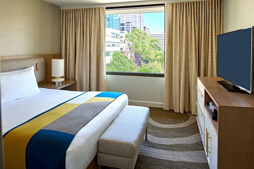 Suite, 1 King Bed, Mobility Accessible (Roll-in Shower) - Photo 6
