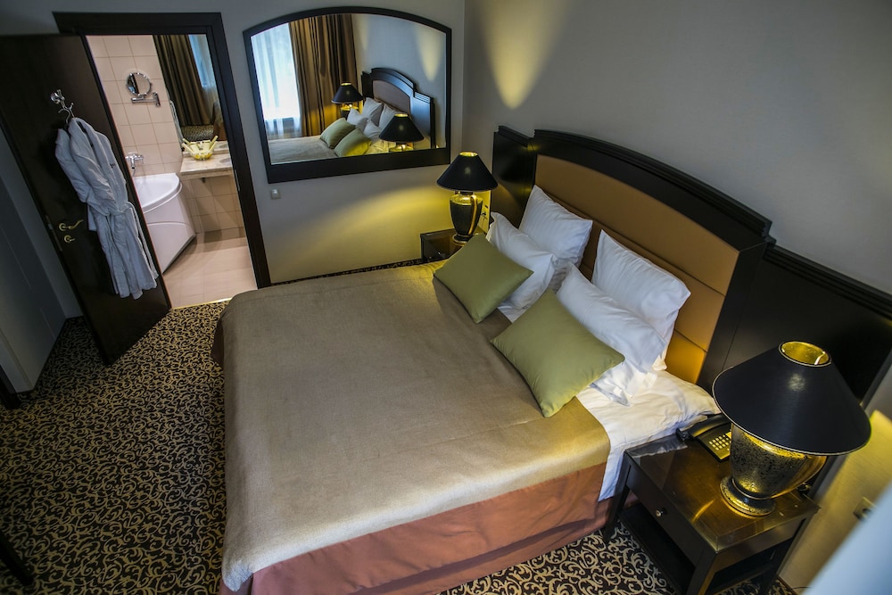 Suite (Renovated) photo 1