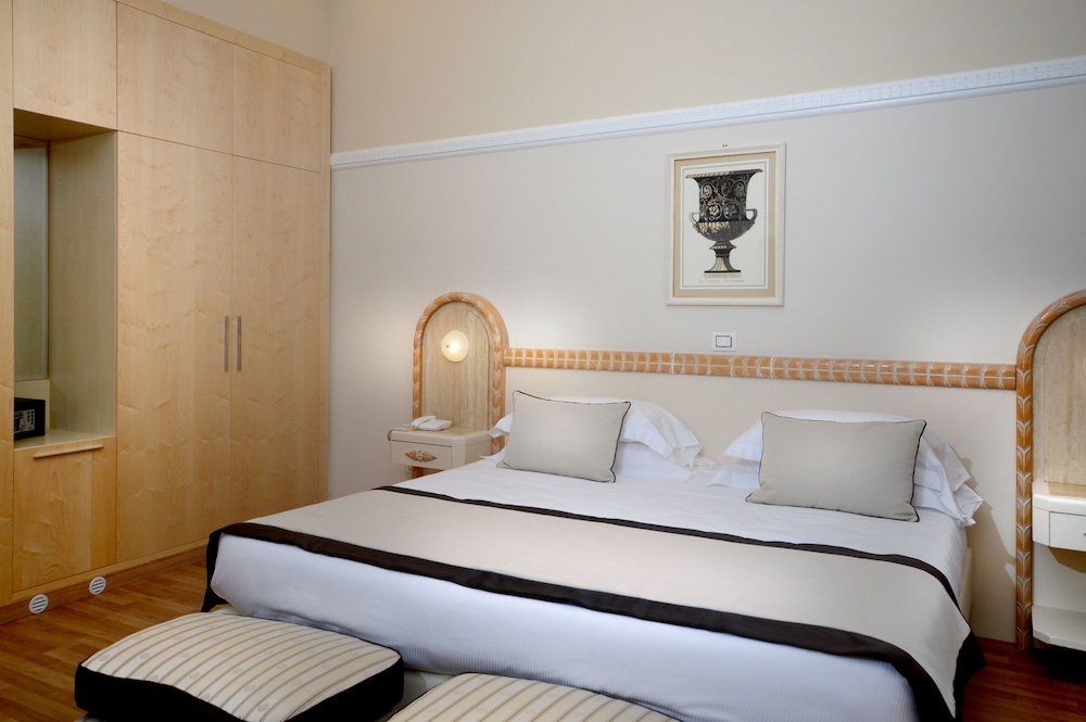 Deluxe Room - Photo 11