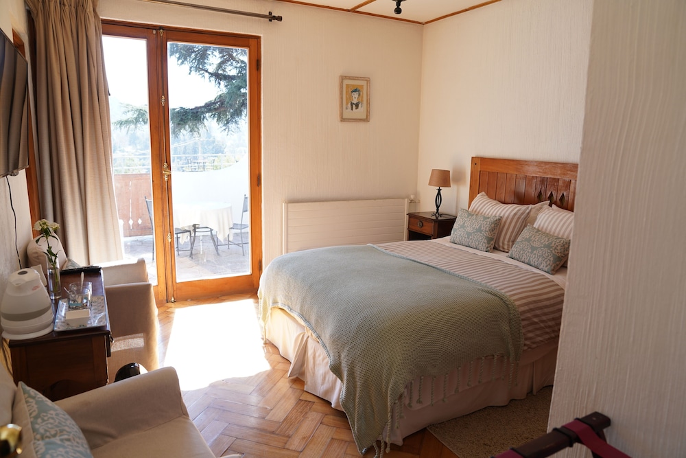 Classic Double Room, 1 Bedroom, Balcony, Mountain View (3) photo 1