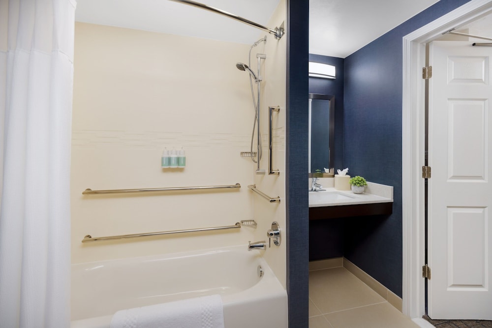 Suite, 1 Bedroom (Hearing Accessible) - Photo 5