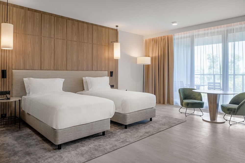 Standard Room, 2 Twin Beds, Balcony - Photo 1