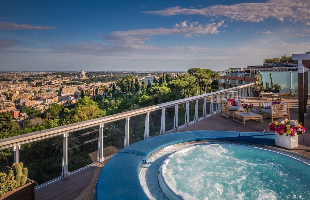 Signature Suite, 1 King Bed (Penthouse Suite, Spa thumbnail 5