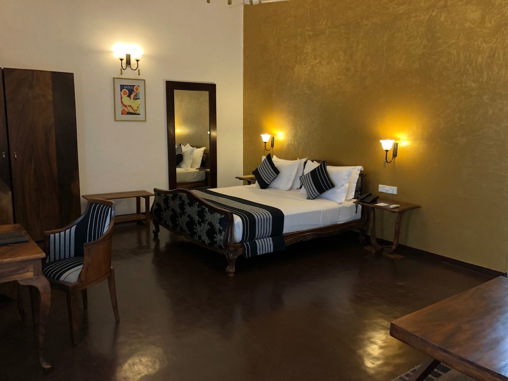 Junior Suite, 1 King Bed photo 3