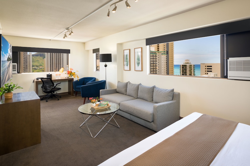 Lifestyle Jr. Suite, 1 King Bed with Sofa bed, Ocean View - Photo 1