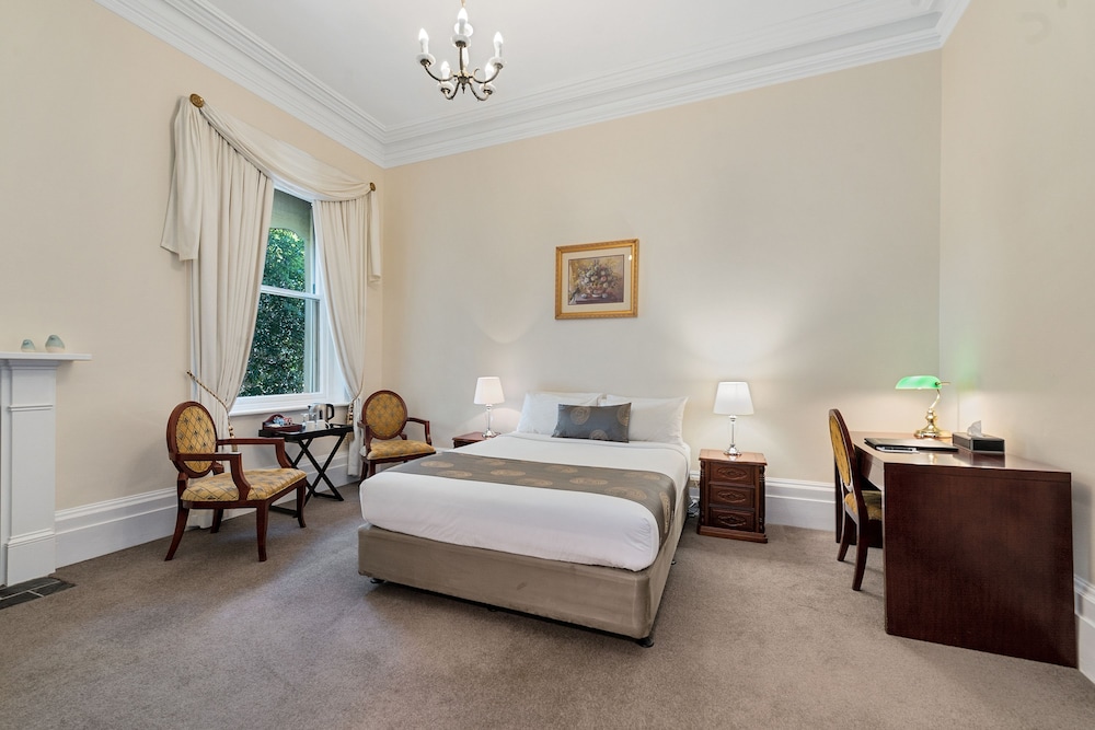 Executive Room, 1 Queen Bed photo 3