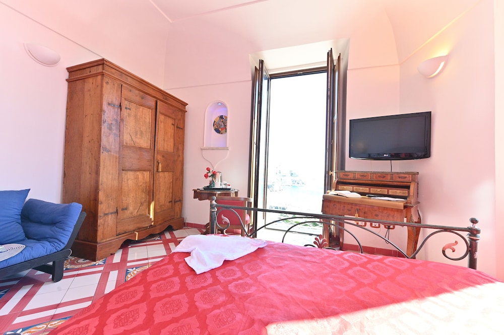 Junior Suite, Hot Tub, Sea View - Photo 3