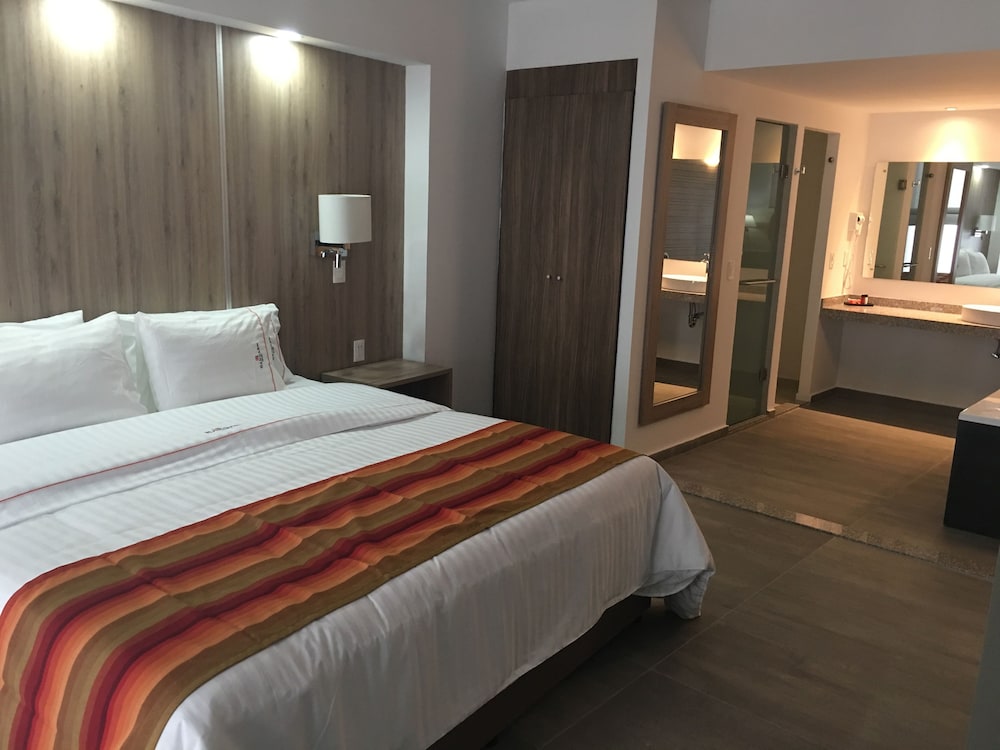 Deluxe Suite, 1 King Bed with Sofa bed photo 1