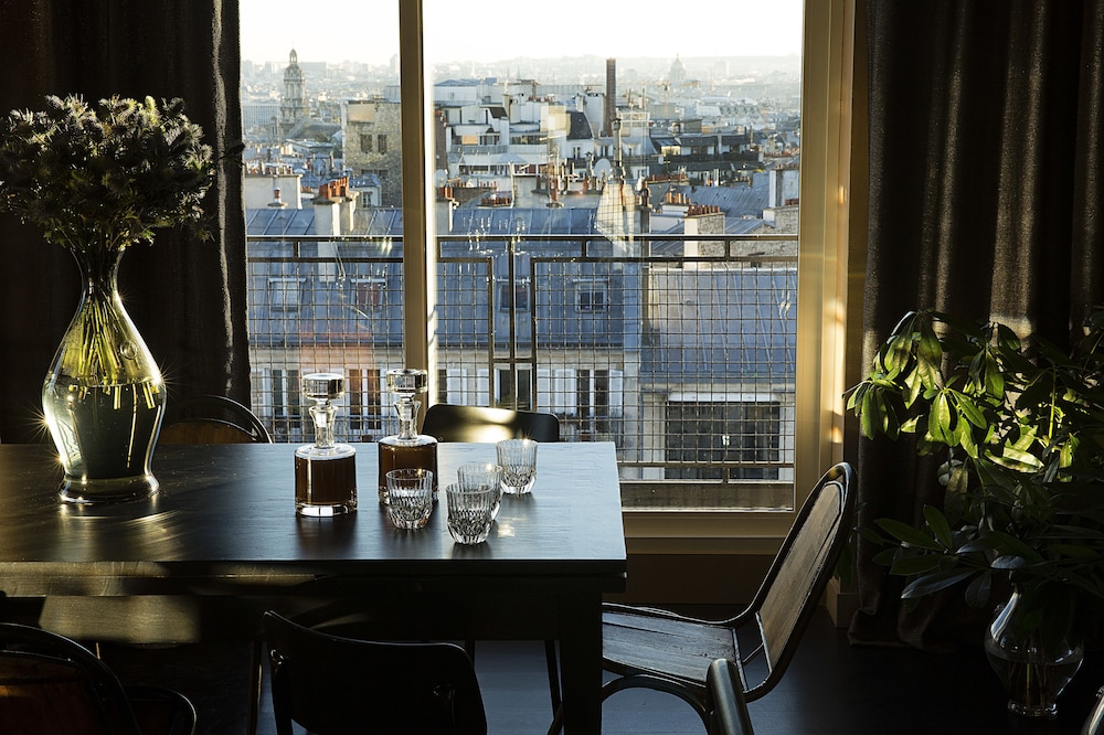 Suite (Prestige)