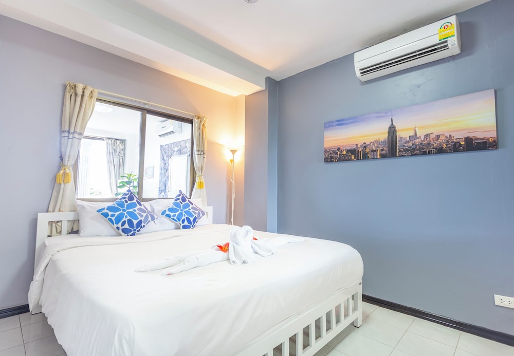 Suite, 1 King Bed, Ocean View - Photo 2