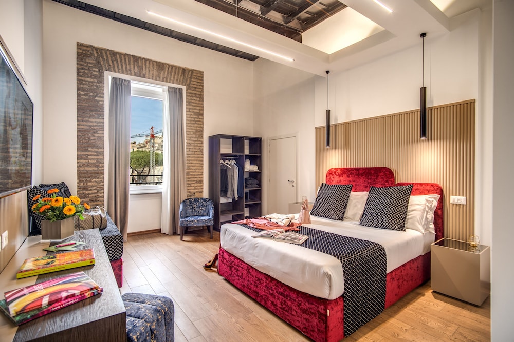 Superior Triple Room, City View photo 1