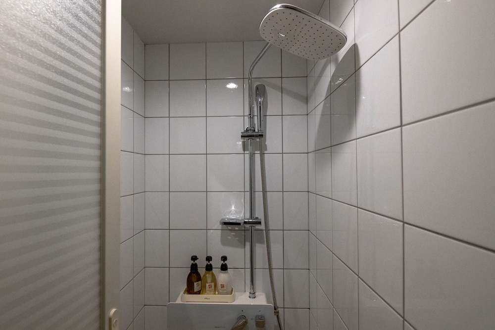 Basic Twin Room - Photo 19