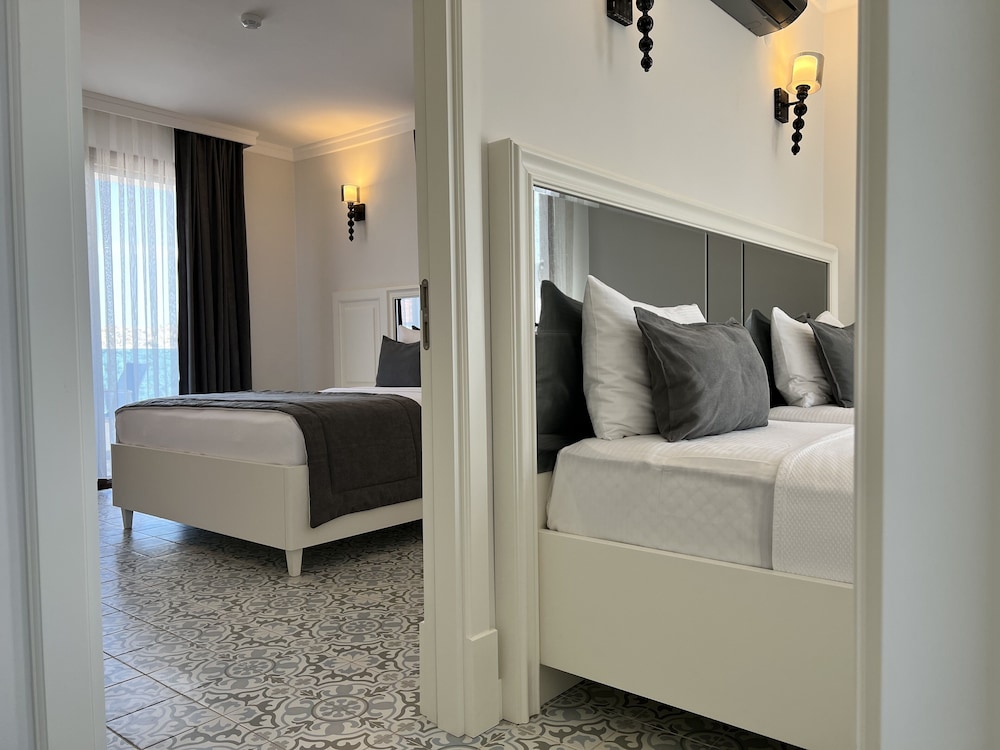 Family Quadruple Room, Connecting Rooms, Garden View