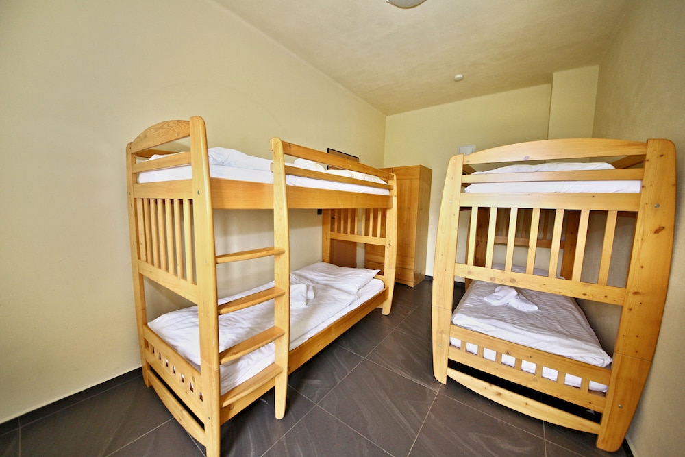 Basic Quadruple Room, Hill View photo 2