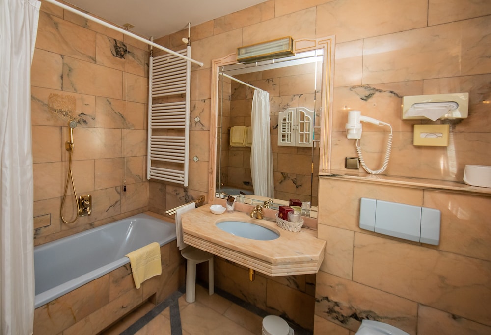 Room photo 3