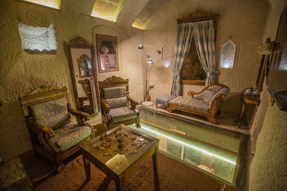 King Cave Suite Room photo 1