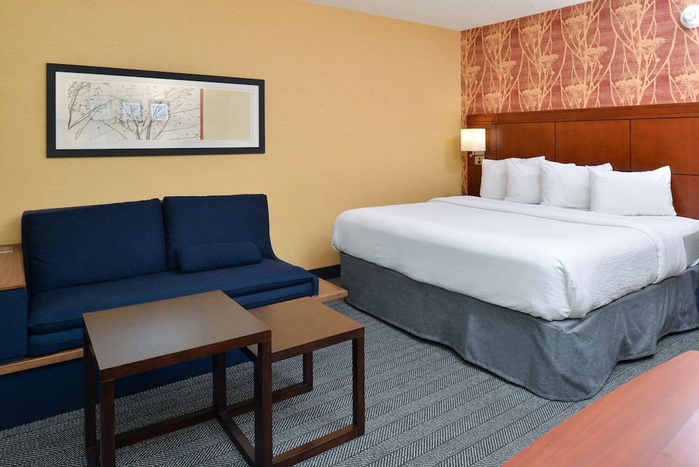 Room, 1 King Bed - Photo 2