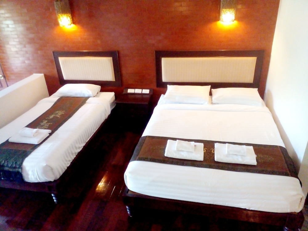 Deluxe Triple Room - Photo 9
