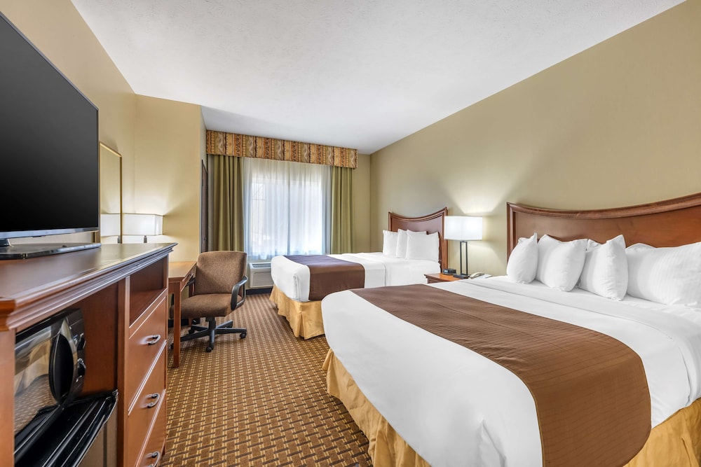Suite, Multiple Beds, Non Smoking, Refrigerator & Microwave (With Sofabed) photo 2