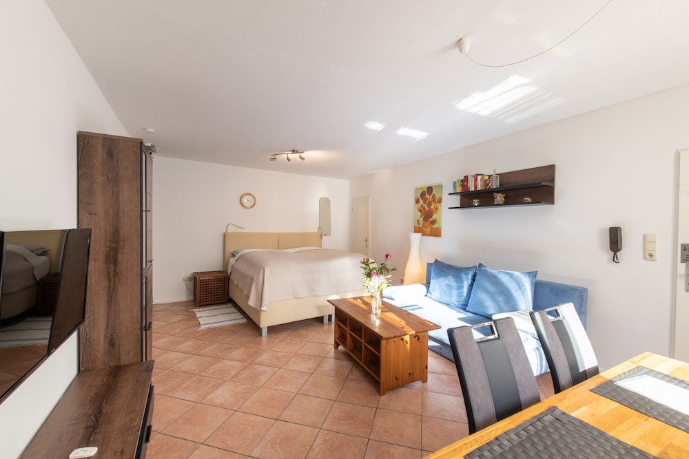 Comfort Studio Suite, 1 King Bed, Ground Floor (2) photo 1