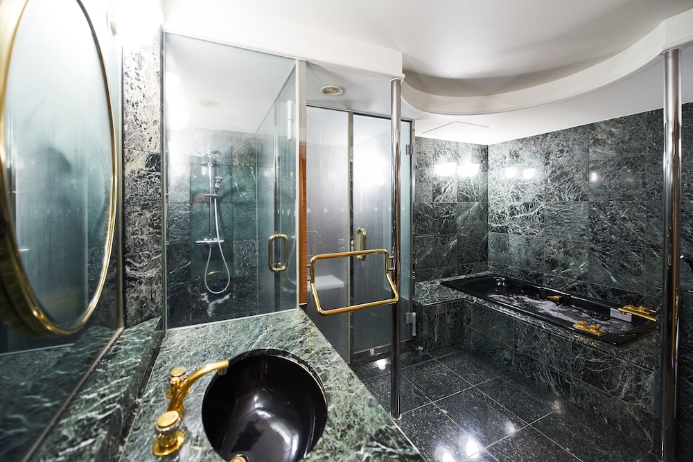 [Lounge Access] Executive Suite, 1 King Bed, Non Smoking
