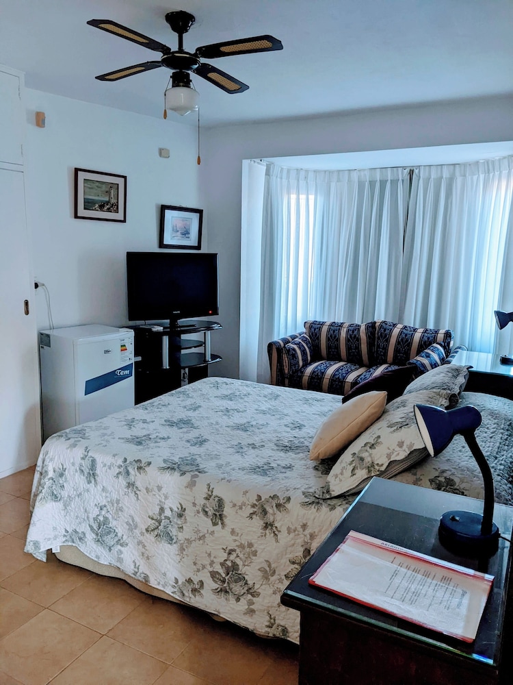 Double Room, 1 Queen Bed photo 1