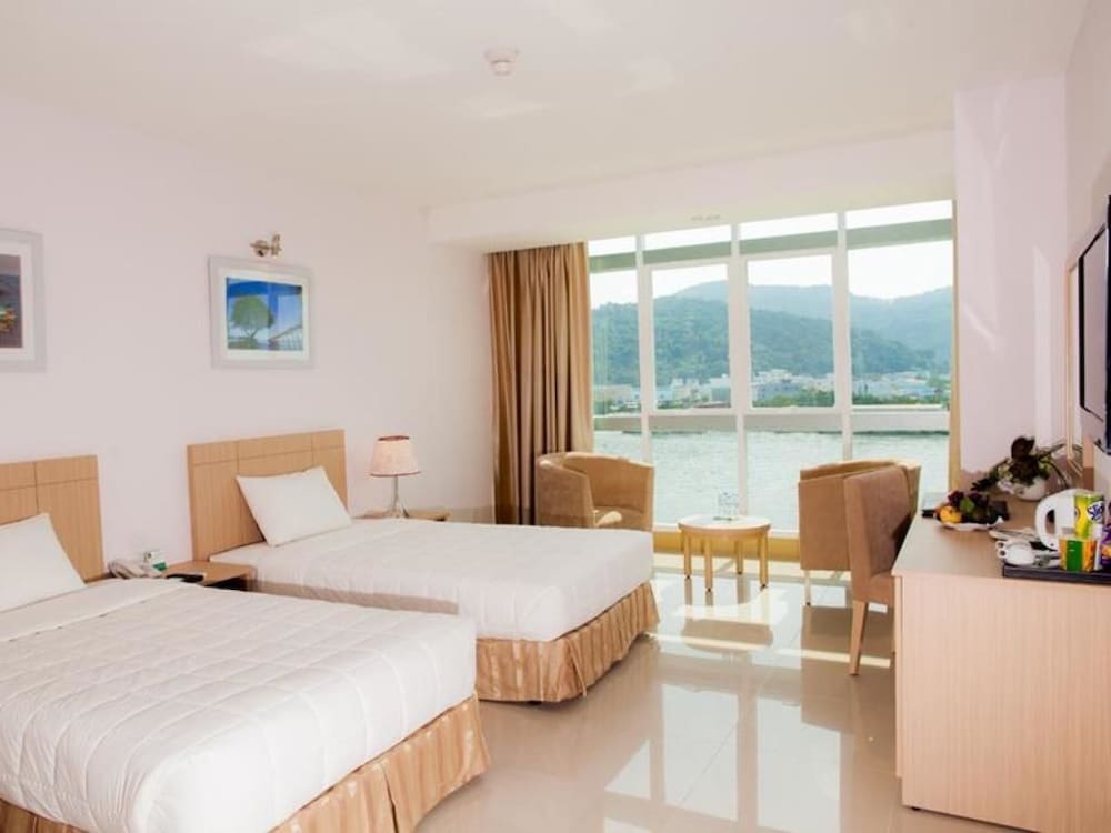 Superior Double or Twin Room, River View photo 2