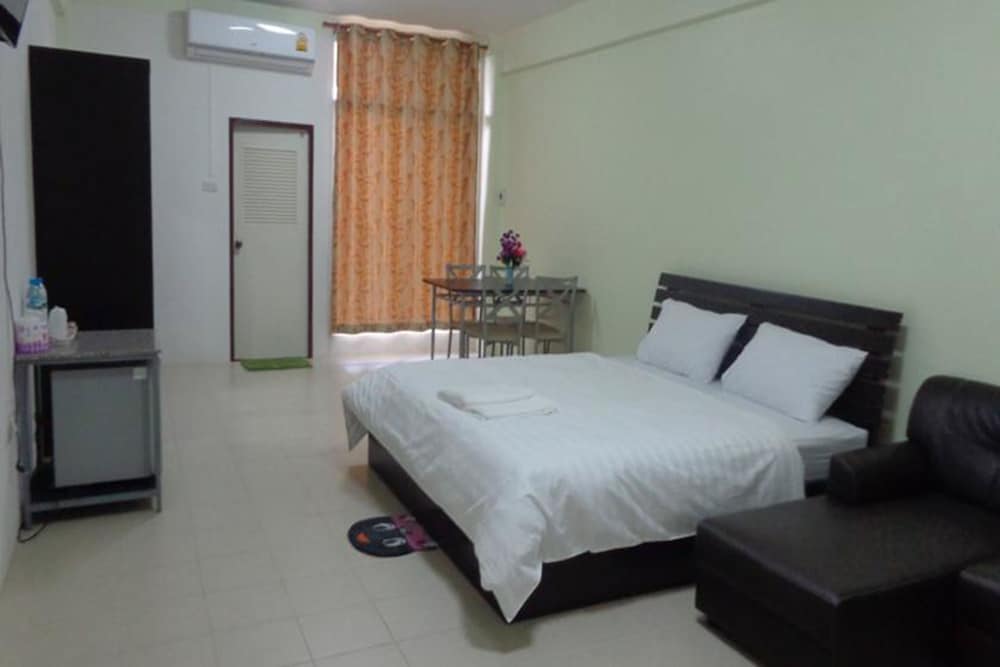 Deluxe Room with Balcony photo 3