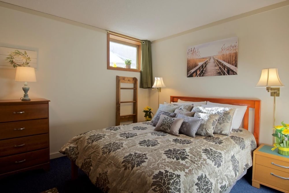 Condo, Multiple Beds (Whiffletree C1) photo 1
