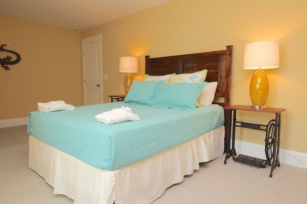 Townhome, 4 Bedrooms & 4 Bathrooms