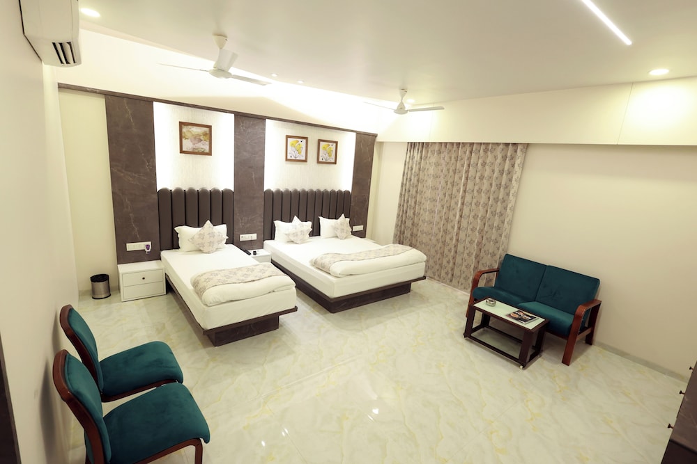 Executive Triple Room, Balcony photo 3