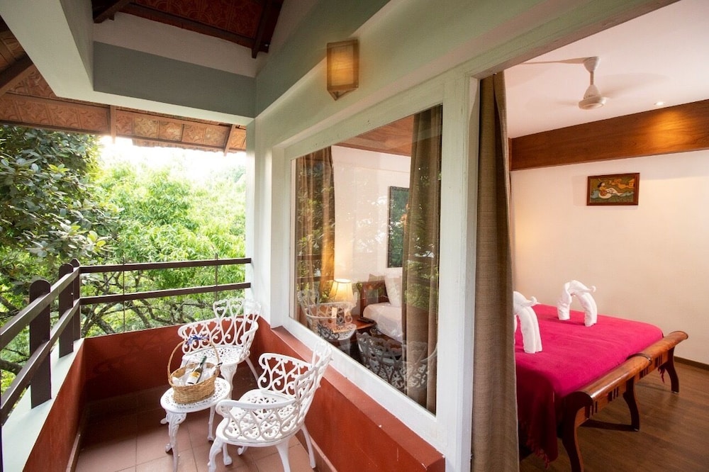 Valley Facing Suite with Bathtub - Photo 13