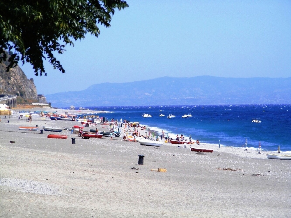 Villa Individuelle à 20m de la Mer pour Séjour et/ou Soins Thermaux Près de Taormina, Photo 22
