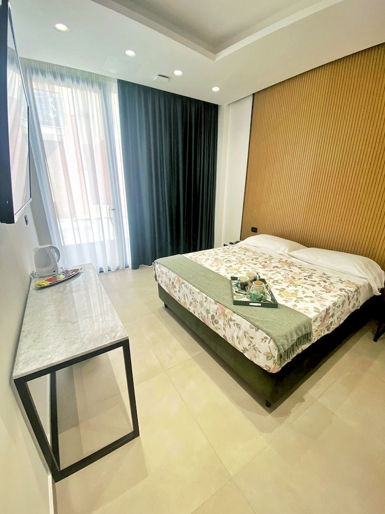 Deluxe Double Room - Photo 1