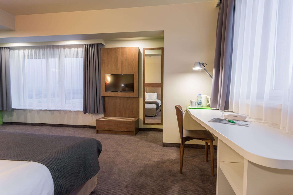 Basic Room, 2 Twin Beds, Non Smoking, City View photo 1