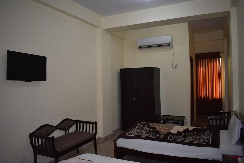 Standard Triple Room photo 2