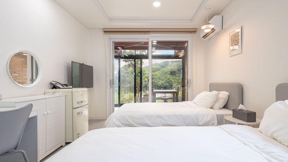 Basic Room, 1 Bedroom (Premier twin(random3)) - Photo 1