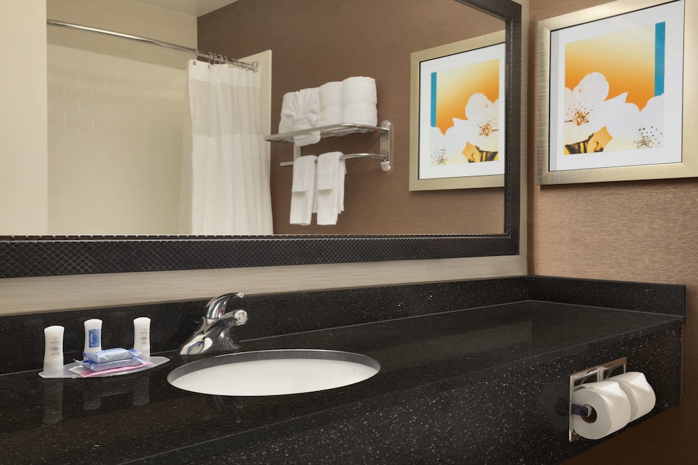 Executive Suite, 1 King Bed with Sofa bed - Photo 2