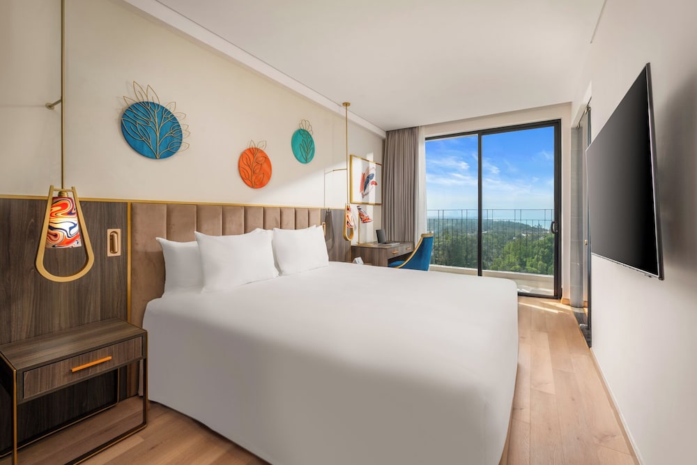 Three-Bedroom Ocean View Suite photo 2