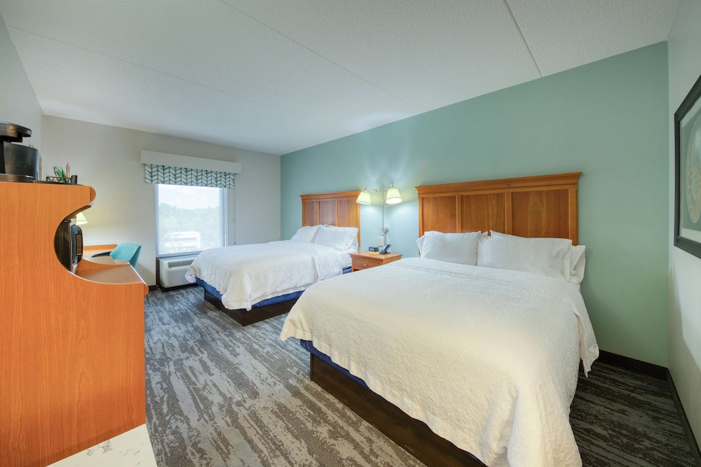 Two Queen Beds - Photo 1