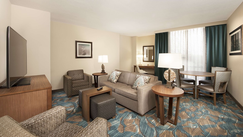 Executive Suite, 1 King Bed, Two Rooms - Photo 7