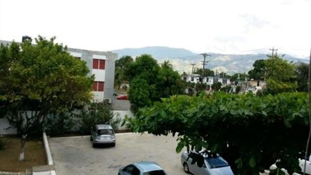 Elite Apartment, 1 Queen Bed, Non Smoking, Mountain View photo 2
