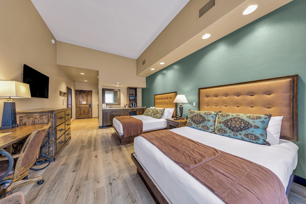 Room, 2 Queen Beds, Patio