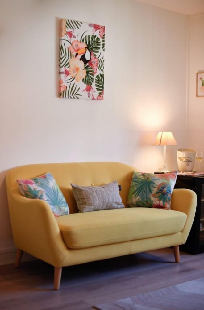 Standard Suite - Photo 7