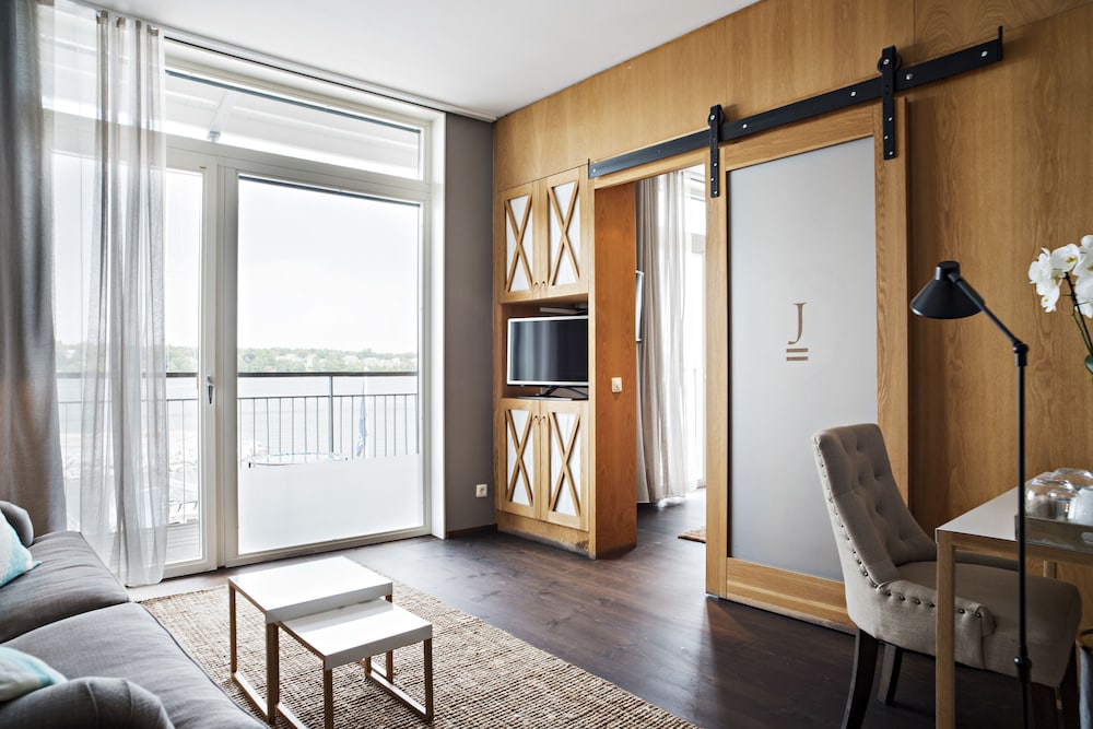 Suite, Balcony, Ocean View photo 3
