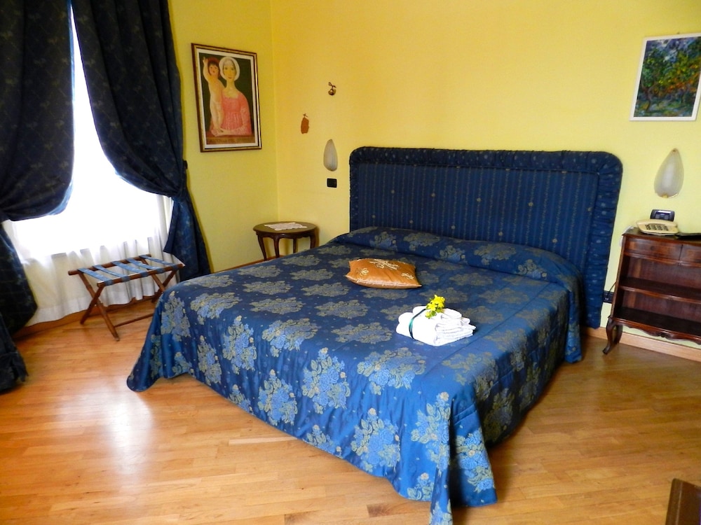 Standard Room, Private Bathroom