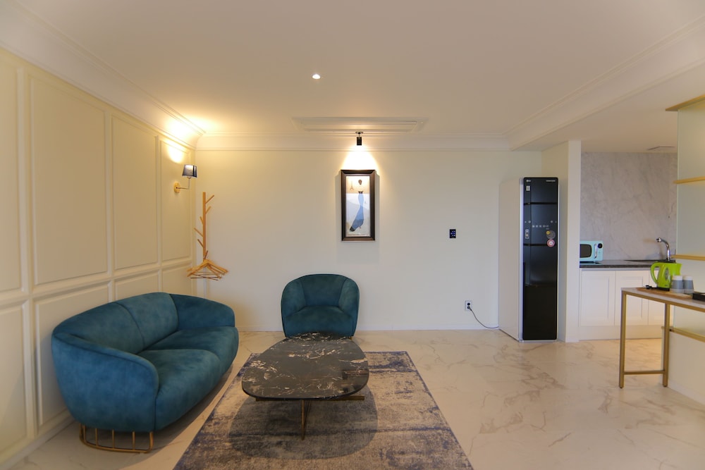 Royal Suite (Private pool fee per night required on spot) - Photo 17