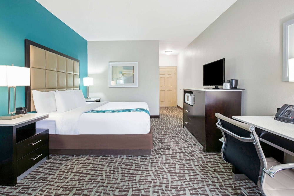 Room, 1 King Bed, Non Smoking - Photo 2