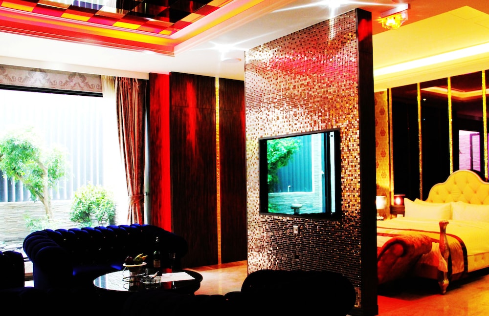 Deluxe Double Room, 1 King Bed, Non Smoking photo 3